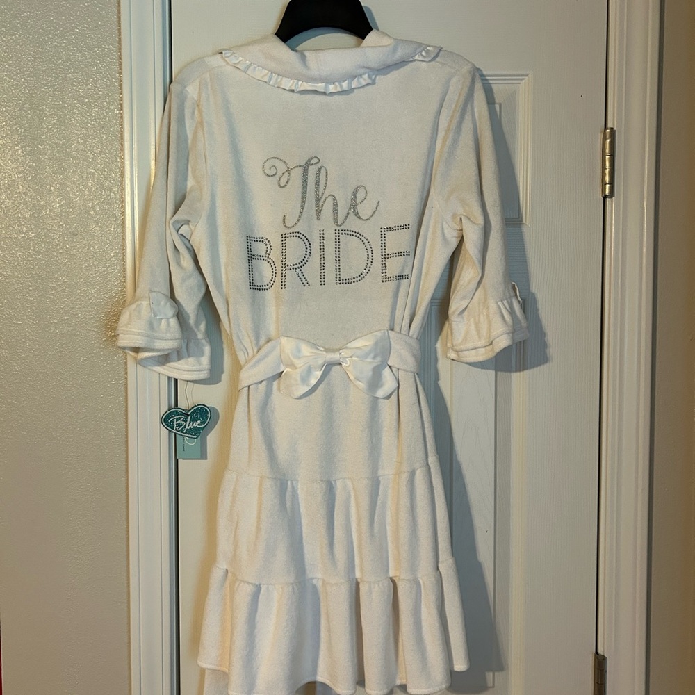 Betsy Johnson The Bride robe size small